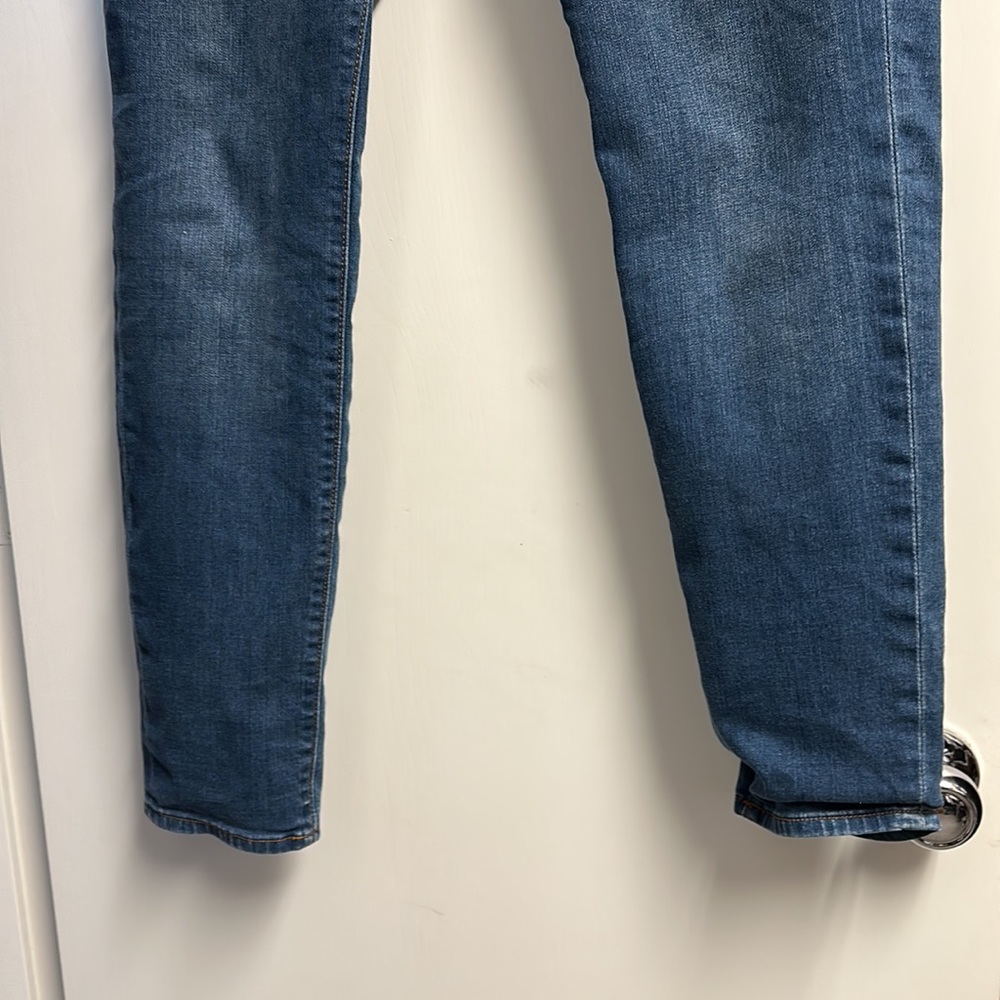 Comfortable, Soft Material Jeans - image 3